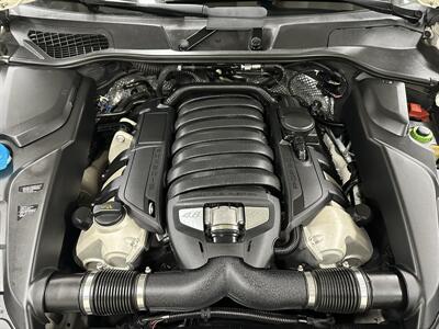 2012 Porsche Cayenne S  1-Owner - Photo 10 - Portland, OR 97220