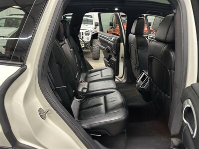 2012 Porsche Cayenne S  1-Owner - Photo 14 - Portland, OR 97220