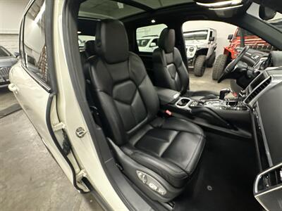 2012 Porsche Cayenne S  1-Owner - Photo 39 - Portland, OR 97220