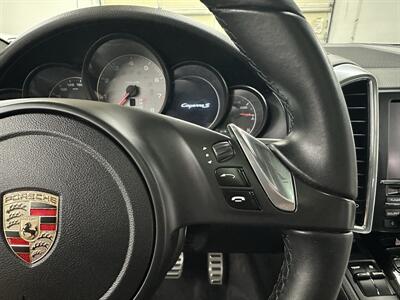 2012 Porsche Cayenne S  1-Owner - Photo 37 - Portland, OR 97220