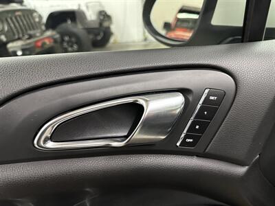 2012 Porsche Cayenne S  1-Owner - Photo 30 - Portland, OR 97220