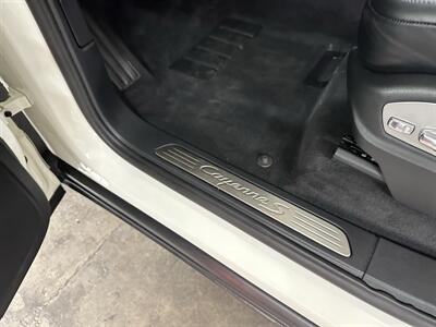 2012 Porsche Cayenne S  1-Owner - Photo 27 - Portland, OR 97220