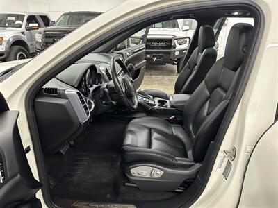 2012 Porsche Cayenne S  1-Owner - Photo 12 - Portland, OR 97220
