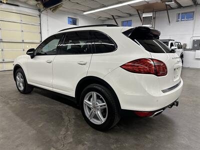 2012 Porsche Cayenne S  1-Owner - Photo 5 - Portland, OR 97220