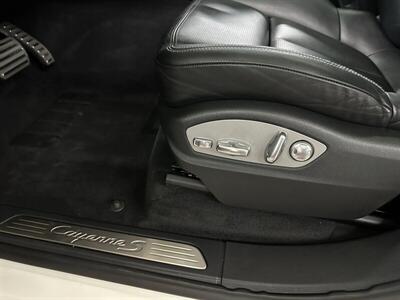 2012 Porsche Cayenne S  1-Owner - Photo 25 - Portland, OR 97220
