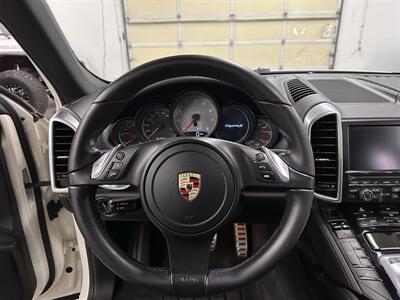 2012 Porsche Cayenne S  1-Owner - Photo 17 - Portland, OR 97220