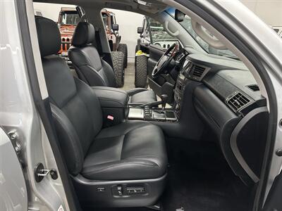 2011 Lexus LX 570 - Photo 14 - Portland, OR 97220