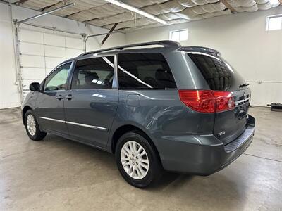 2010 Toyota Sienna XLE Limited   - Photo 5 - Portland, OR 97220