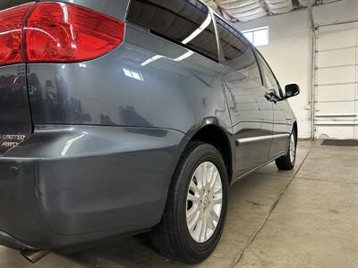 2010 Toyota Sienna XLE Limited   - Photo 43 - Portland, OR 97220