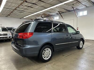 2010 Toyota Sienna XLE Limited   - Photo 3 - Portland, OR 97220