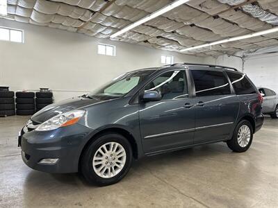 2010 Toyota Sienna XLE Limited   - Photo 6 - Portland, OR 97220