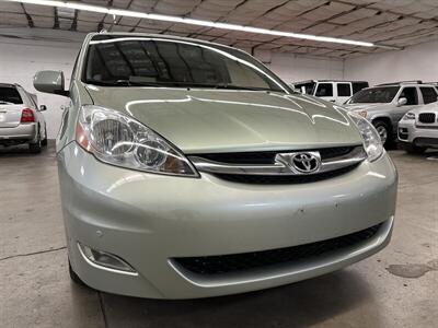 2010 Toyota Sienna XLE Limited   - Photo 34 - Portland, OR 97220