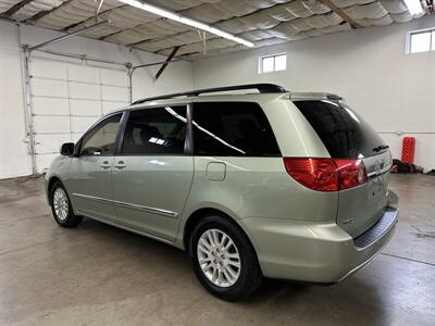 2010 Toyota Sienna XLE Limited   - Photo 5 - Portland, OR 97220