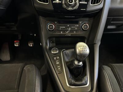 2017 Ford Focus RS   - Photo 22 - Portland, OR 97220