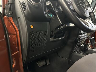 2014 Jeep Wrangler Unlimited Sport - Photo 30 - Portland, OR 97220