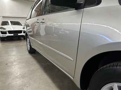 2007 Toyota Sienna CE 7-Passenger 1-Owner - Photo 33 - Portland, OR 97220