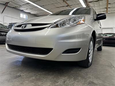 2007 Toyota Sienna CE 7-Passenger 1-Owner - Photo 32 - Portland, OR 97220