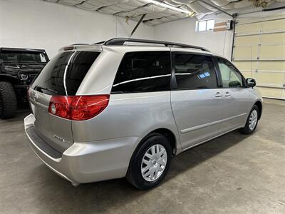 2007 Toyota Sienna CE 7-Passenger 1-Owner - Photo 3 - Portland, OR 97220
