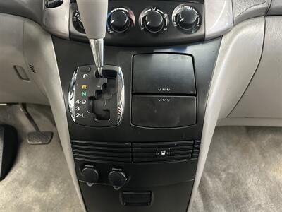 2007 Toyota Sienna CE 7-Passenger 1-Owner - Photo 21 - Portland, OR 97220