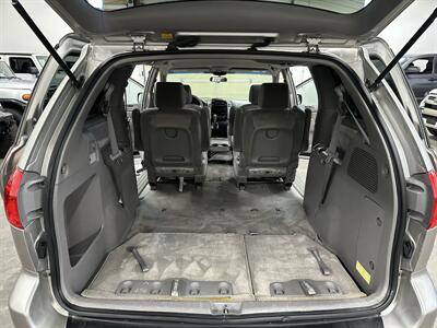 2007 Toyota Sienna CE 7-Passenger 1-Owner - Photo 17 - Portland, OR 97220