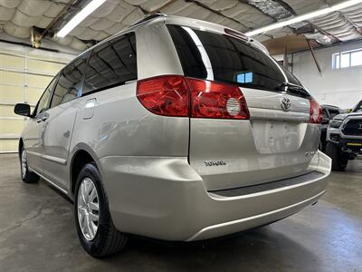 2007 Toyota Sienna CE 7-Passenger 1-Owner - Photo 35 - Portland, OR 97220