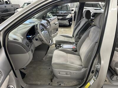 2007 Toyota Sienna CE 7-Passenger 1-Owner - Photo 11 - Portland, OR 97220
