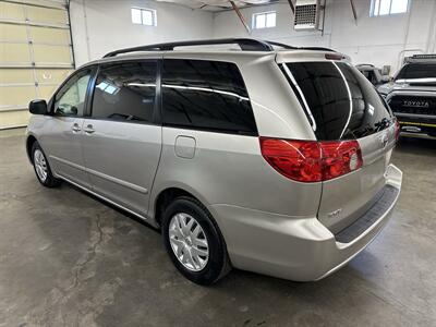 2007 Toyota Sienna CE 7-Passenger 1-Owner - Photo 5 - Portland, OR 97220