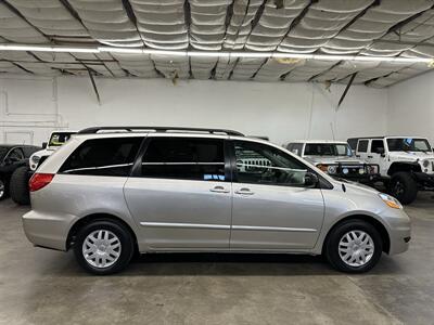 2007 Toyota Sienna CE 7-Passenger 1-Owner - Photo 2 - Portland, OR 97220