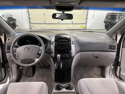 2007 Toyota Sienna CE 7-Passenger 1-Owner - Photo 18 - Portland, OR 97220