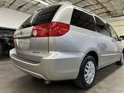 2007 Toyota Sienna CE 7-Passenger 1-Owner - Photo 36 - Portland, OR 97220