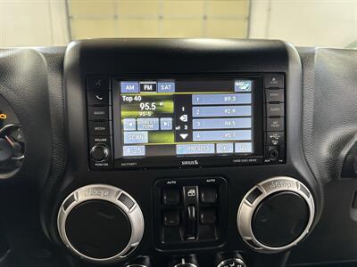 2015 Jeep Wrangler Unlimited Rubicon   - Photo 28 - Portland, OR 97220