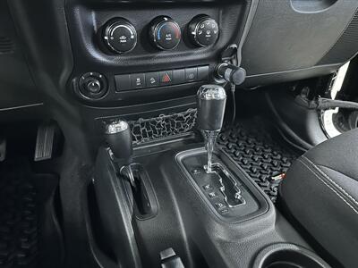 2015 Jeep Wrangler Unlimited Rubicon   - Photo 22 - Portland, OR 97220