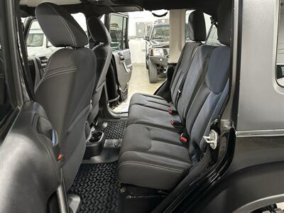 2015 Jeep Wrangler Unlimited Rubicon   - Photo 16 - Portland, OR 97220