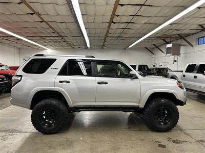 2017 Toyota 4Runner TRD Off-Road   - Photo 2 - Portland, OR 97220