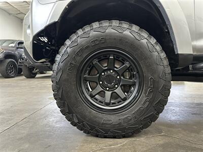 2017 Toyota 4Runner TRD Off-Road   - Photo 15 - Portland, OR 97220