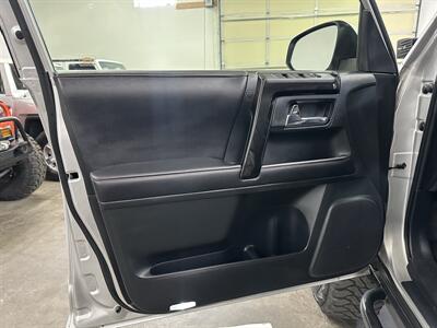 2017 Toyota 4Runner TRD Off-Road   - Photo 35 - Portland, OR 97220