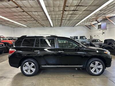 2012 Toyota Highlander Limited  AWD 1-Owner - Photo 2 - Portland, OR 97220