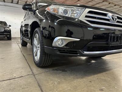 2012 Toyota Highlander Limited  AWD 1-Owner - Photo 36 - Portland, OR 97220