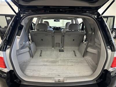 2012 Toyota Highlander Limited  AWD 1-Owner - Photo 16 - Portland, OR 97220