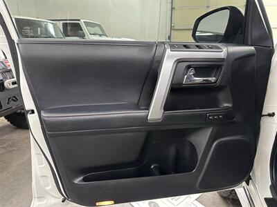 2020 Toyota 4Runner Limited   - Photo 25 - Portland, OR 97220