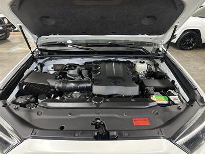 2020 Toyota 4Runner Limited   - Photo 9 - Portland, OR 97220