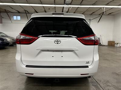2020 Toyota Sienna LE 7-Passenger  2IN LIFT KIT - Photo 4 - Portland, OR 97220