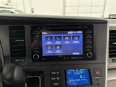 2020 Toyota Sienna LE 7-Passenger  2IN LIFT KIT - Photo 23 - Portland, OR 97220