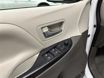 2020 Toyota Sienna LE 7-Passenger  2IN LIFT KIT - Photo 26 - Portland, OR 97220