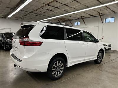 2020 Toyota Sienna LE 7-Passenger  2IN LIFT KIT - Photo 3 - Portland, OR 97220