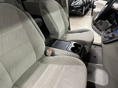 2020 Toyota Sienna LE 7-Passenger  2IN LIFT KIT - Photo 33 - Portland, OR 97220