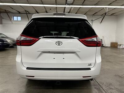 2020 Toyota Sienna LE 7-Passenger  2IN LIFT KIT - Photo 4 - Portland, OR 97220