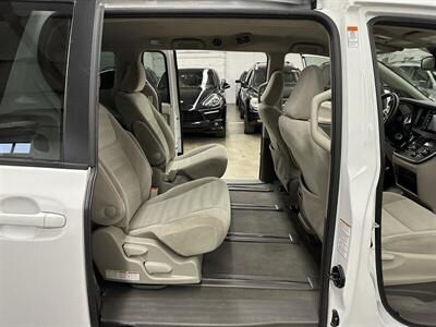 2020 Toyota Sienna LE 7-Passenger  2IN LIFT KIT - Photo 13 - Portland, OR 97220