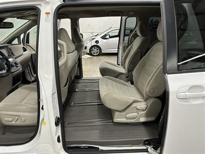 2020 Toyota Sienna LE 7-Passenger  2IN LIFT KIT - Photo 12 - Portland, OR 97220