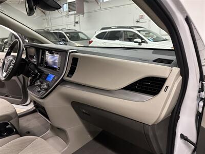 2020 Toyota Sienna LE 7-Passenger  2IN LIFT KIT - Photo 34 - Portland, OR 97220